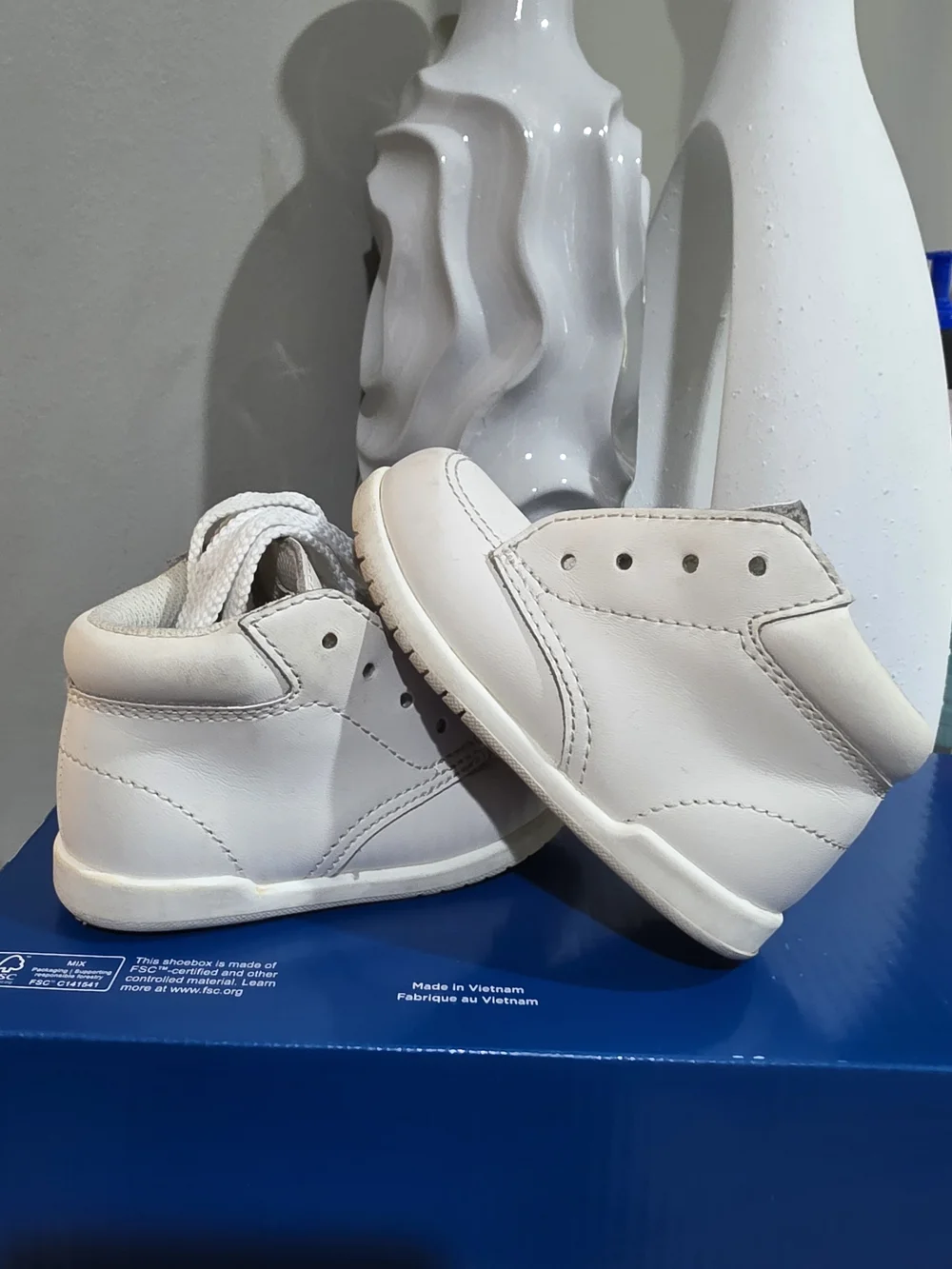 Kids White Leather High-Top Shoes